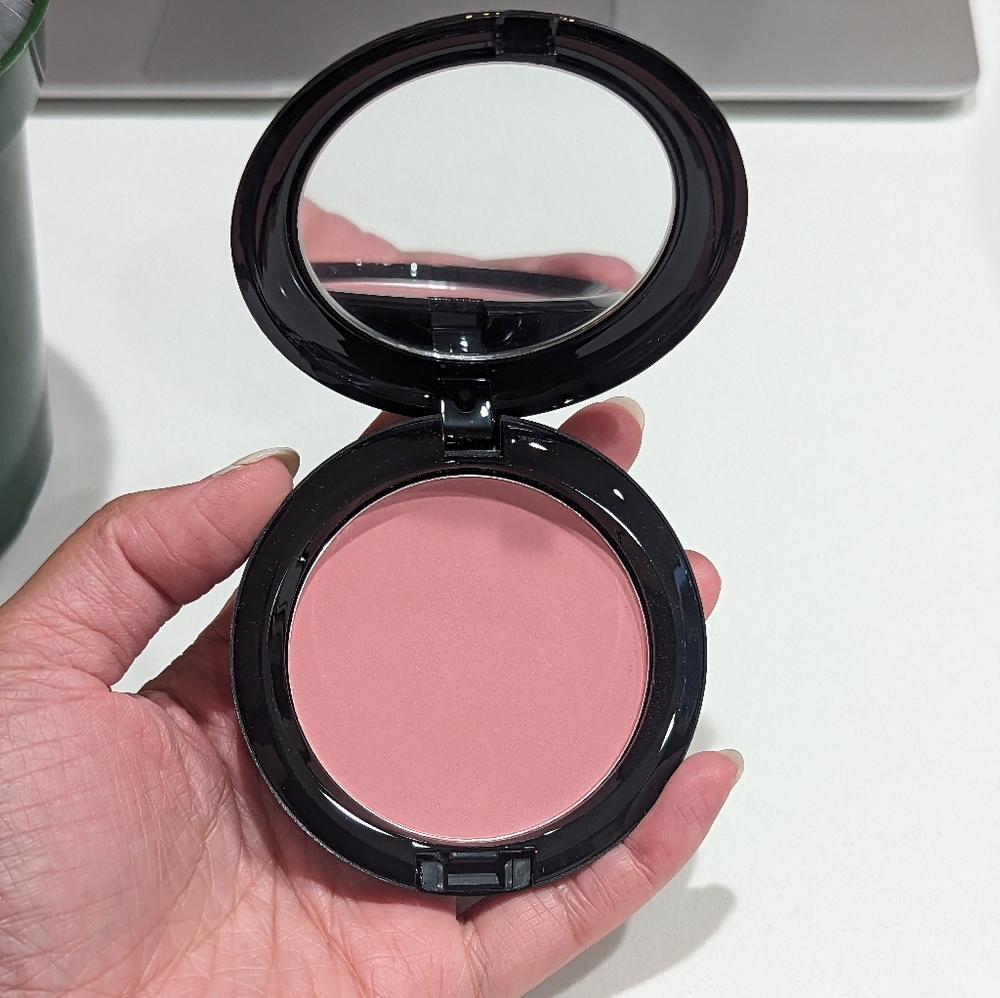 mac x disney villain evil queen beauty powder - Picture 3 of 3